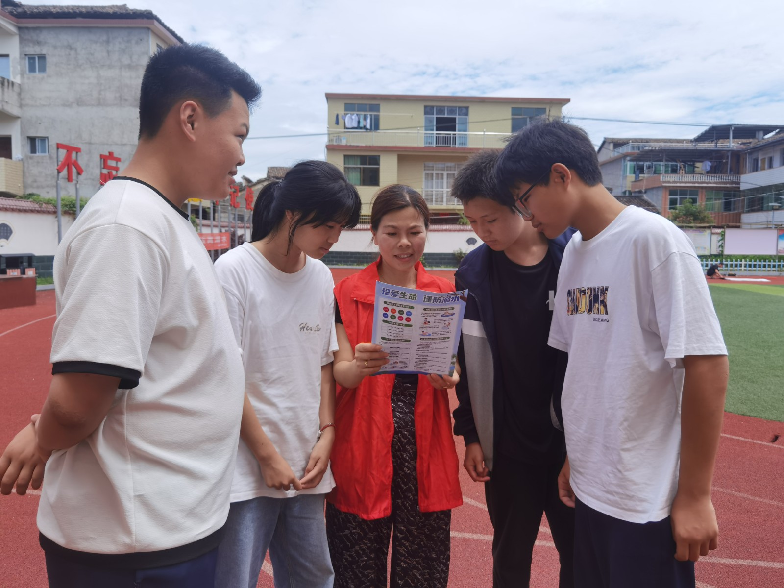 防溺水宣傳進校園.jpg